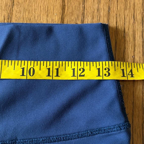 Lululemon Aligen Mid Rise Pants - Picture 10 of 10